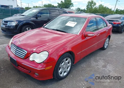 2005 Mercedes-Benz C 240 Luxury 4Matic из США, поврежденный, VIN WDBRF81J45F697008